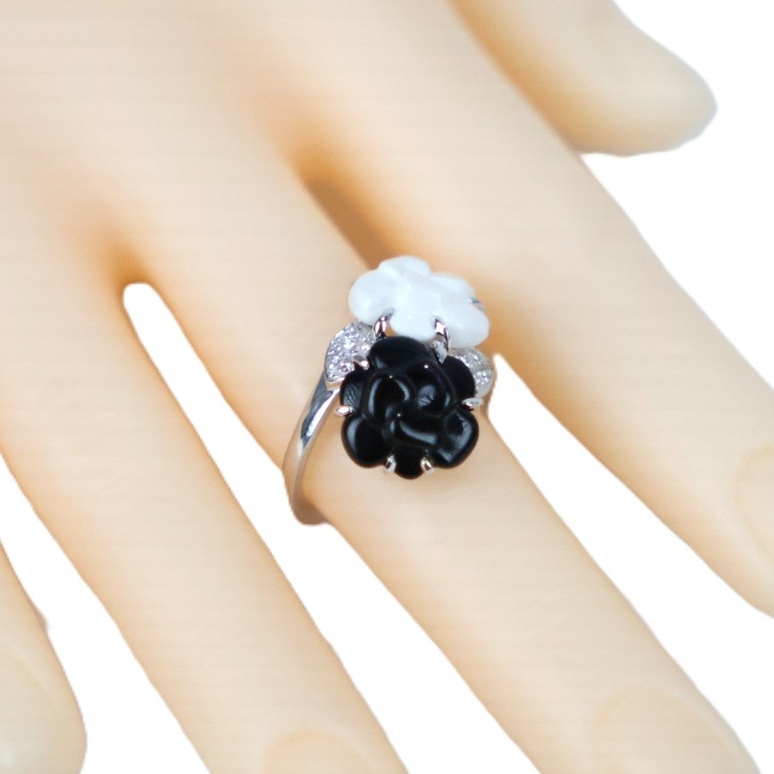 CHANEL J2938 Camelia #49 Ring