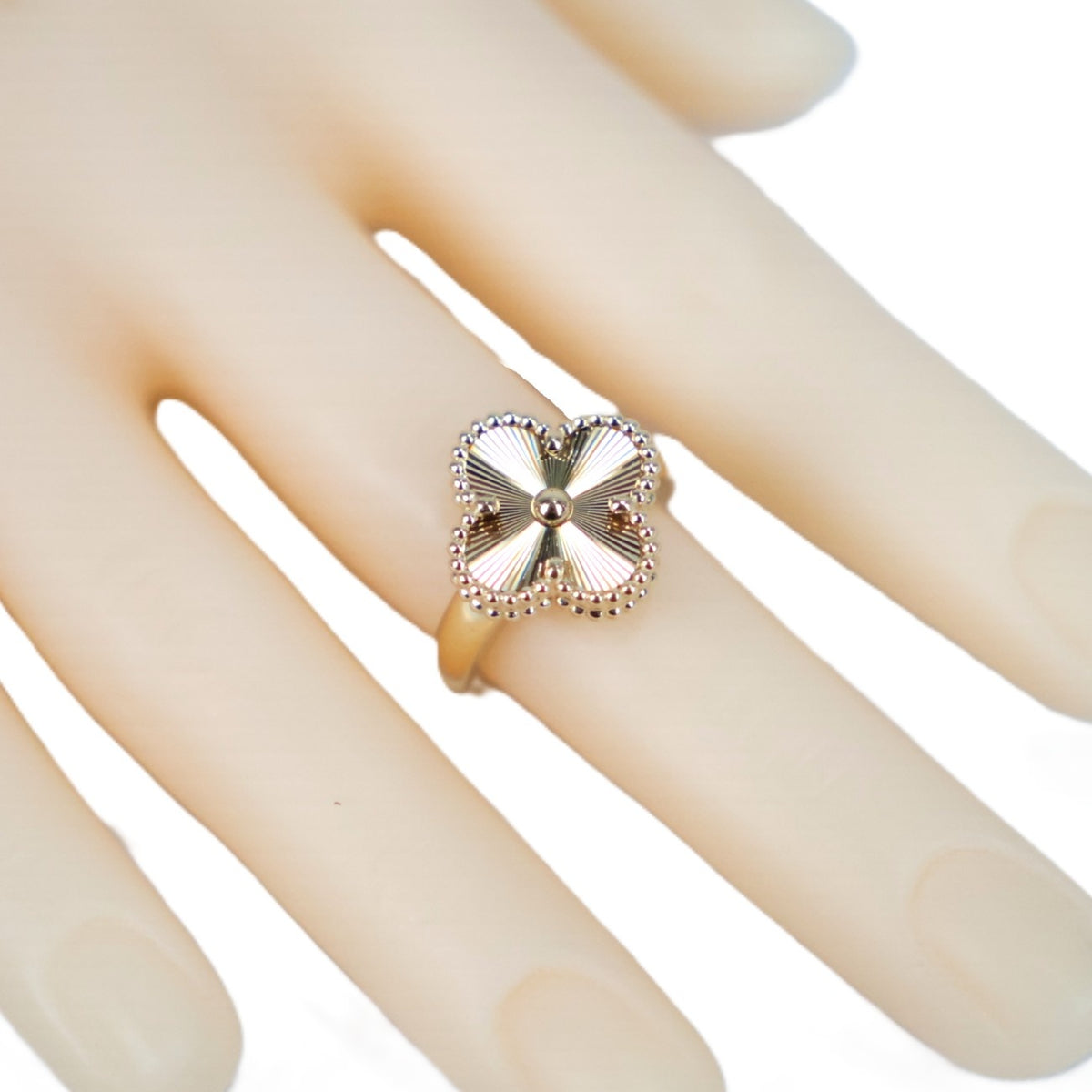 Van Cleef & Arpels VCARP6I349 Vintage Alhambra #49 Ring