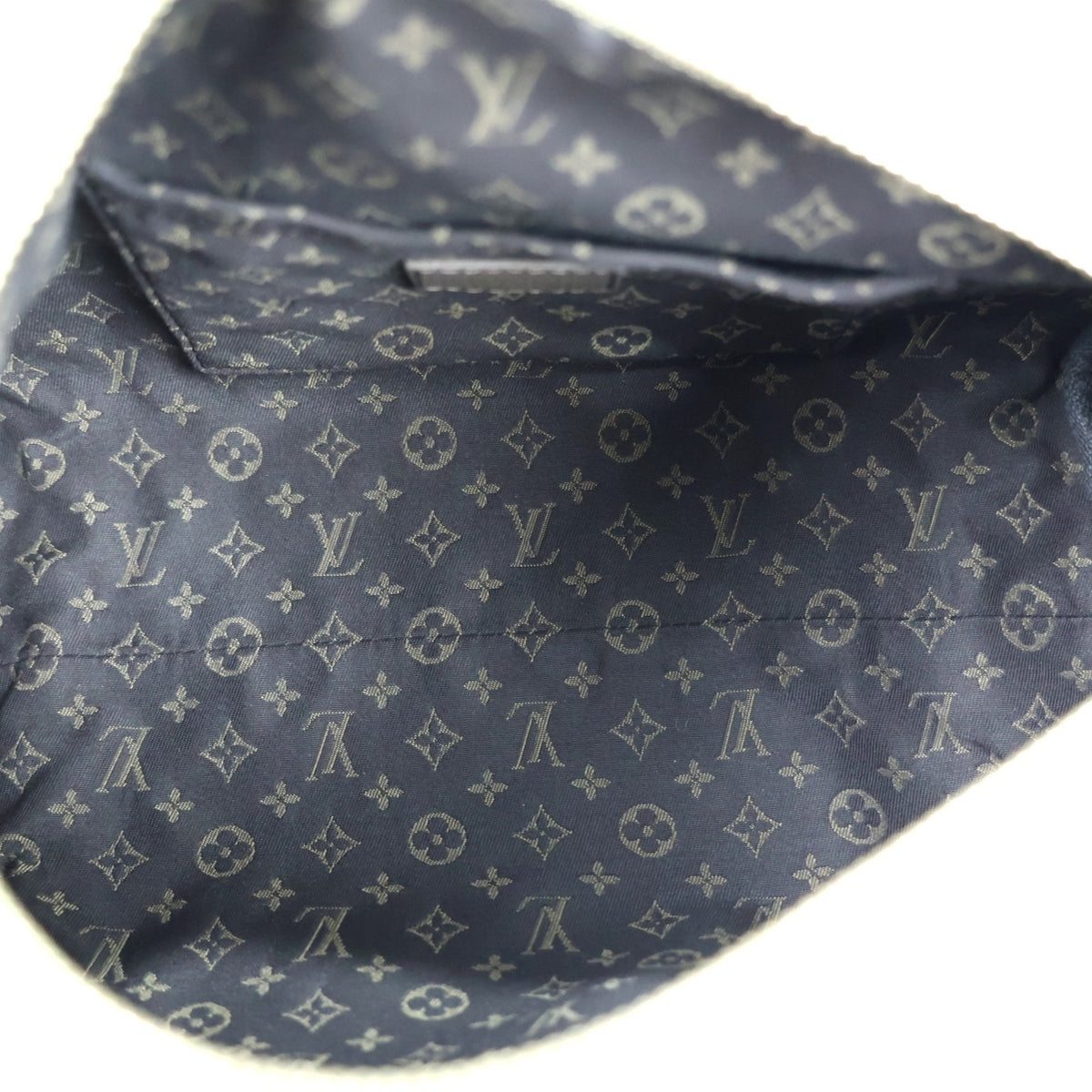 LOUIS VUITTON M26360 EXPRESS PM SHOULDER BAG