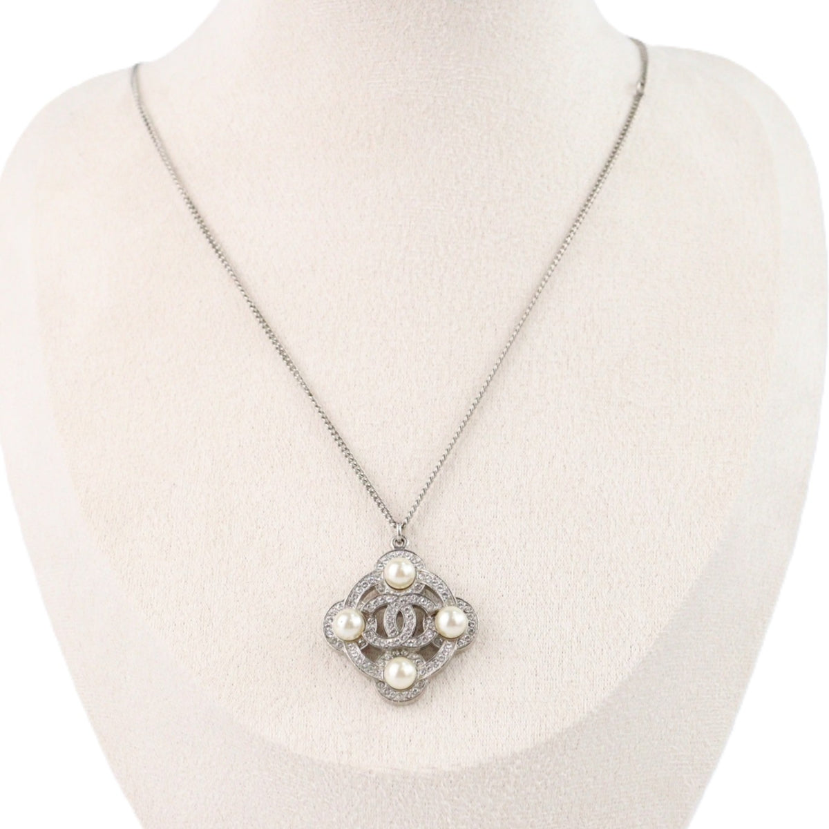 CHANEL NECKLACE