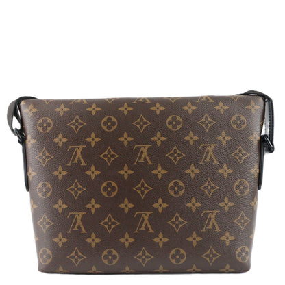 LOUIS VUITTON M45557 MAGNETIC MESSENGER CROSSBODY BAG