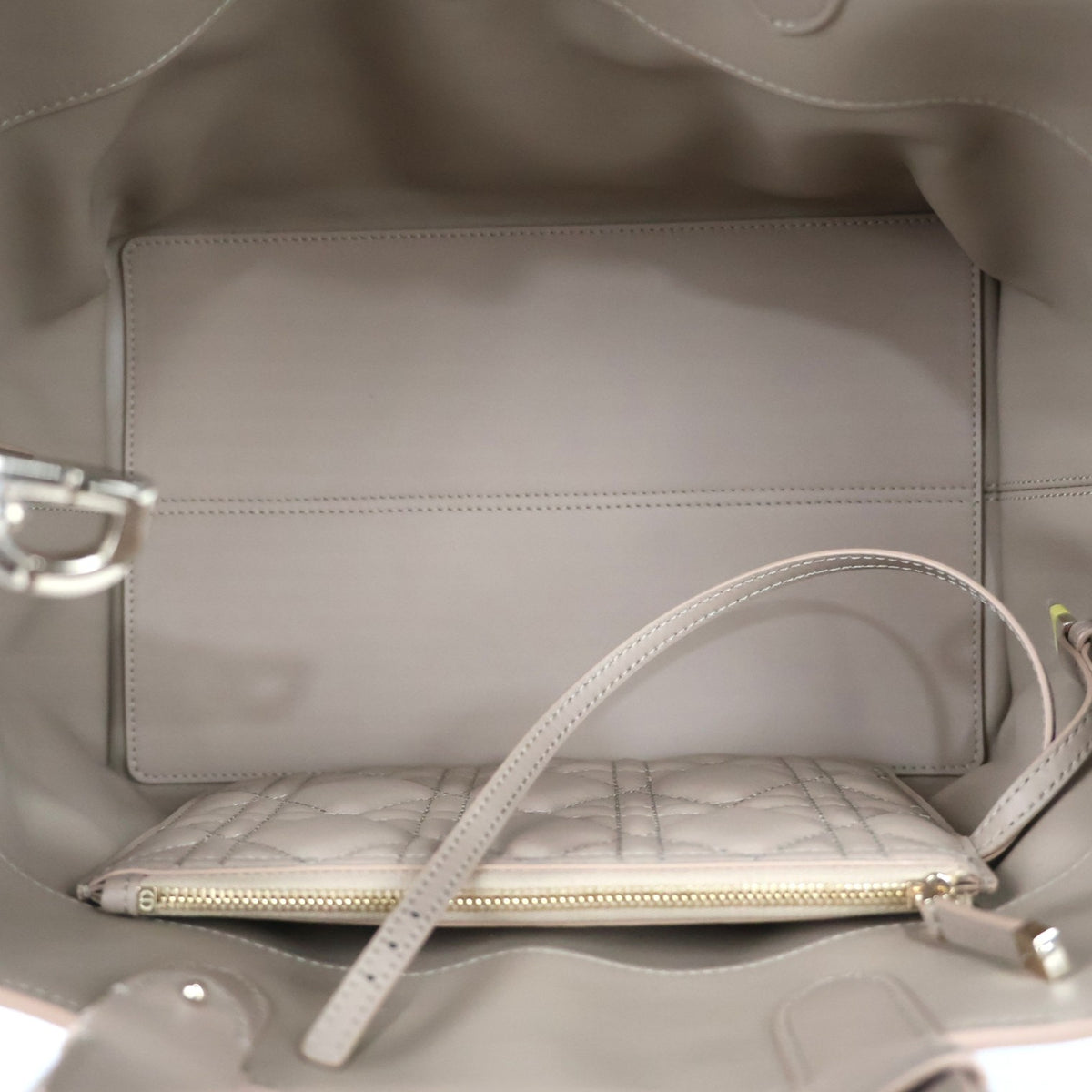 DIOR M2821OSNW TOUJOURS MEDIUM TOTE BAG