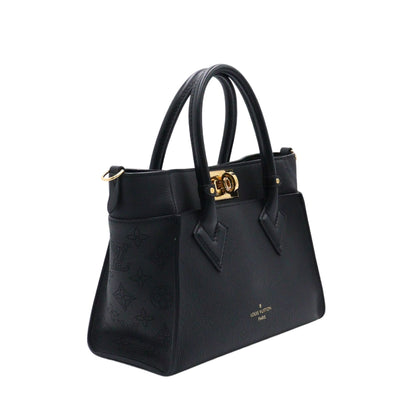 LOUIS VUITTON M21546 On My Side