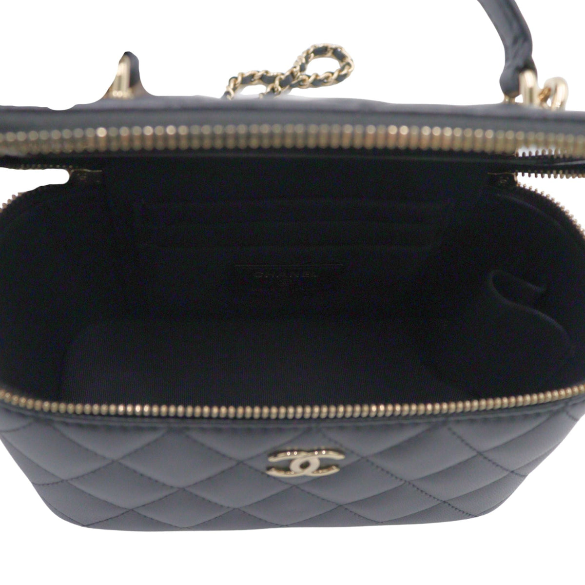 CHANEL AP2199